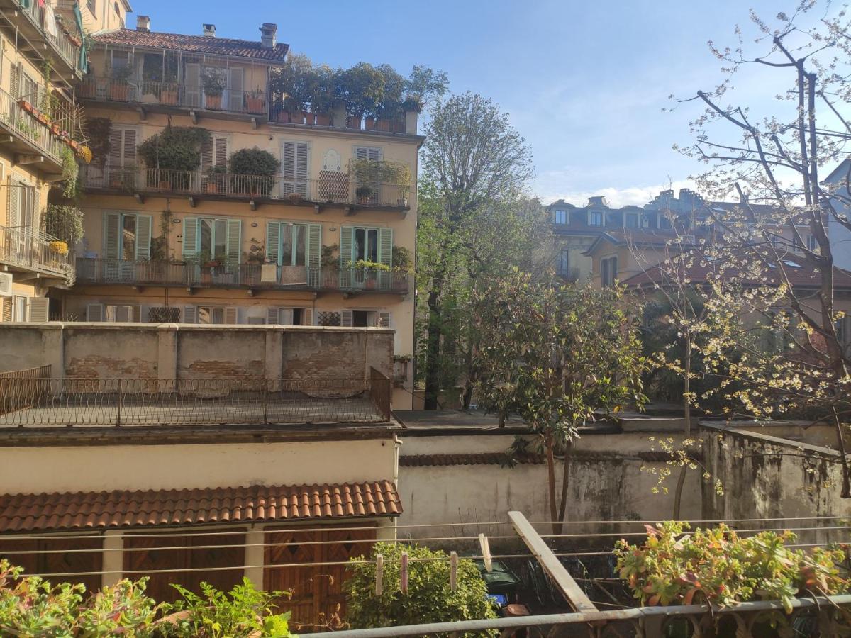 Appartamento Su Cortile Magico Турин Екстер'єр фото